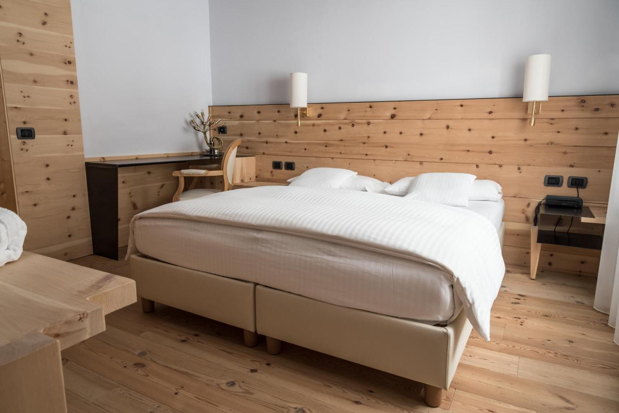 Chalet Laura Lodge Hotel Мадона ди Кампильо Екстериор снимка