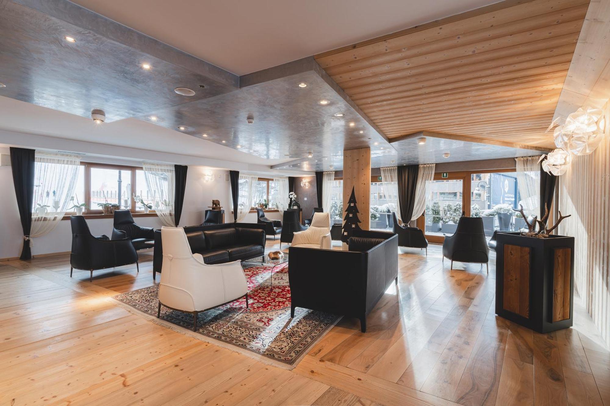 Chalet Laura Lodge Hotel Мадона ди Кампильо Екстериор снимка
